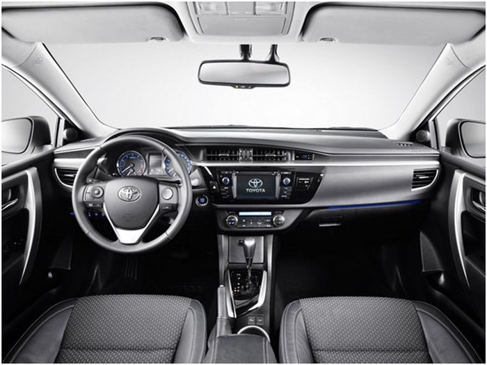 Салон в Toyota Corolla - рестайлинг