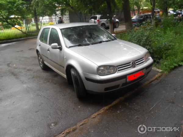Автомобиль Volkswagen Golf 4 хэтчбек фото