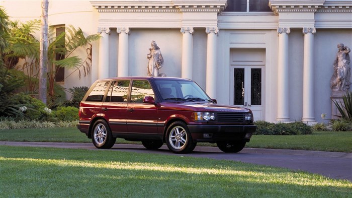 На фото: Range Rover 