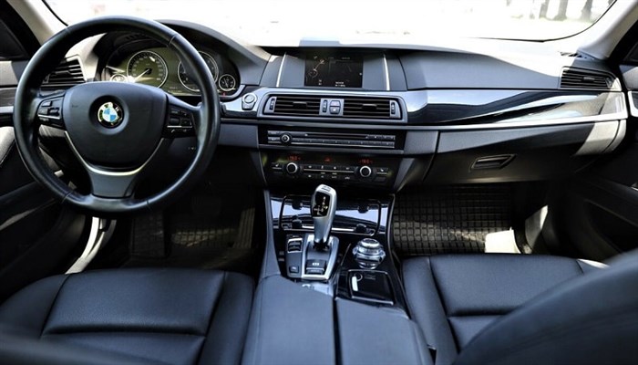BMW 5 серии F10 салон
