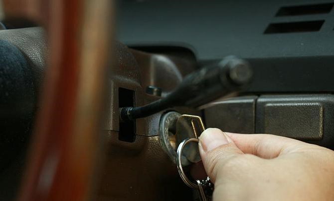 троит двигатель и глохнет