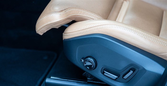 Взял гибридный Volvo XC60 T8: расход 1,5 л/100 км, но с какими проблемами я столкнулся