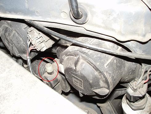 Замена лампы ближнего света Almera N16